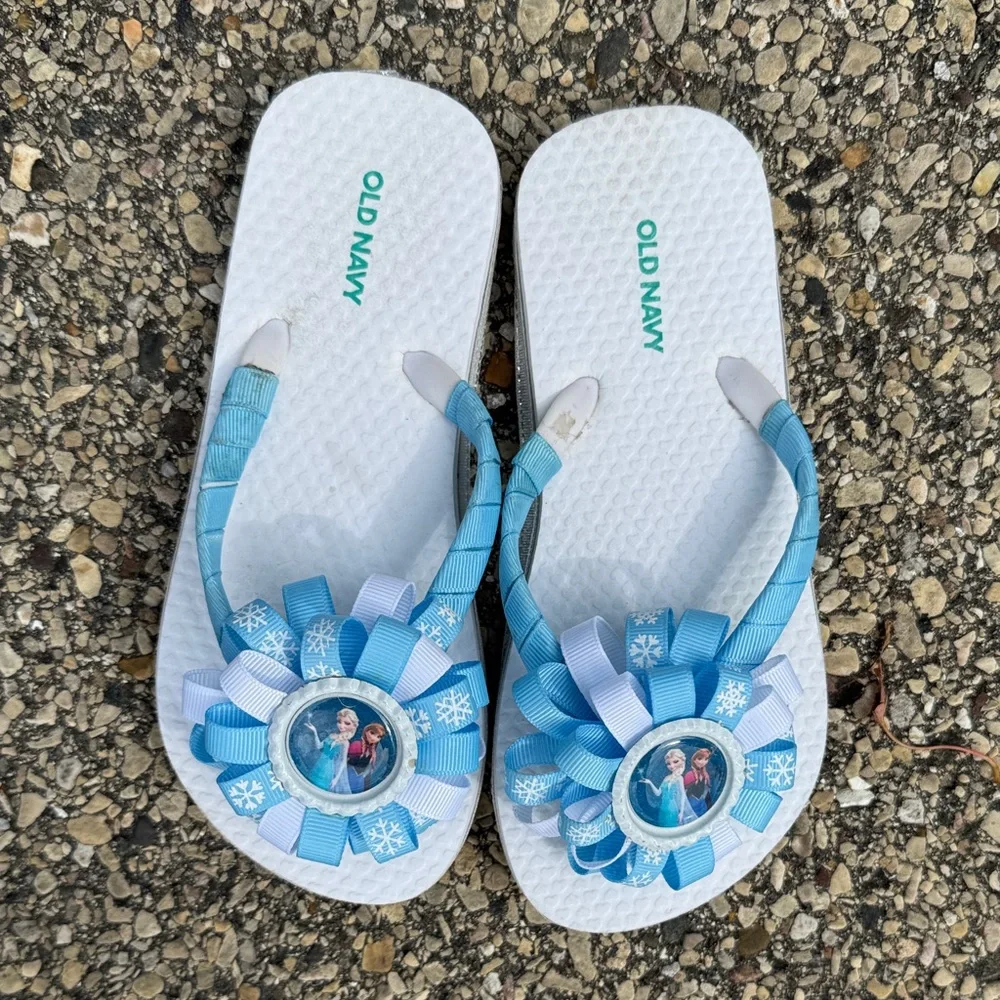 Handmade Girls size 12/13 White and Blue Elsa Frozen Flip Flops (Old Navy)